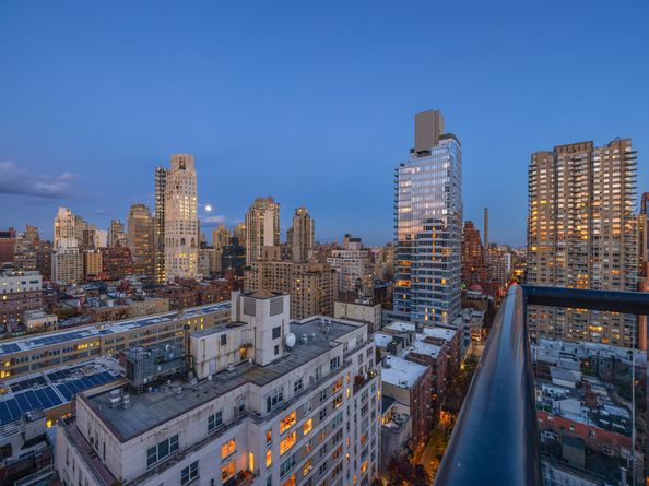 200 East 74th Street 21A, New York NY 10021