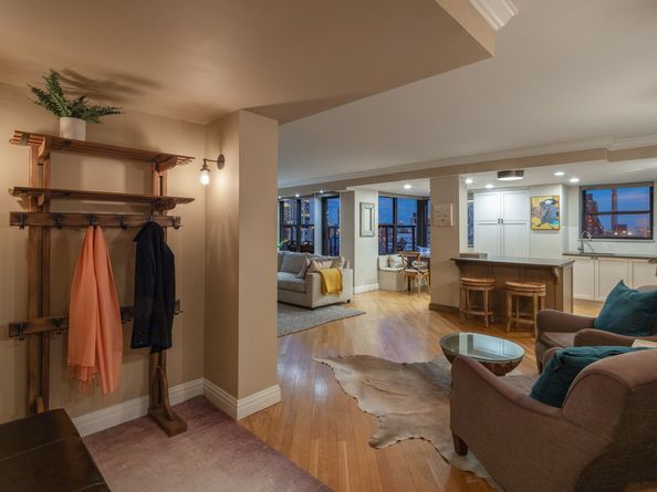 200 East 74th Street 21A, New York NY 10021