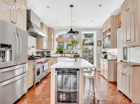 10 Carroll Street, Brooklyn NY 11231