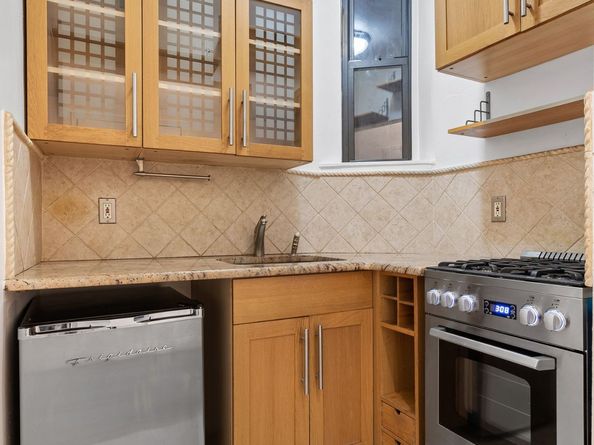 529 East 88th Street 1B, New York NY 10128