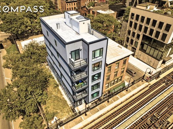 319 Broadway, Brooklyn NY 11211