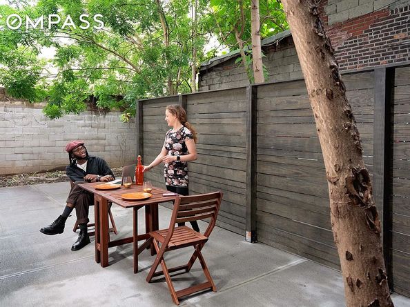 319 Broadway, Brooklyn NY 11211