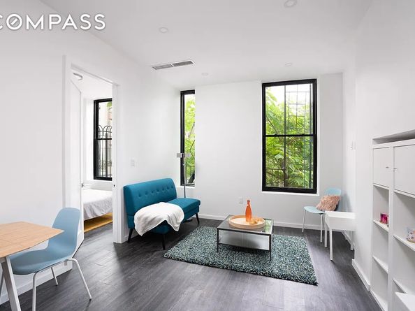 319 Broadway, Brooklyn NY 11211