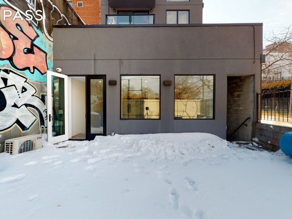 319 Broadway, Brooklyn NY 11211