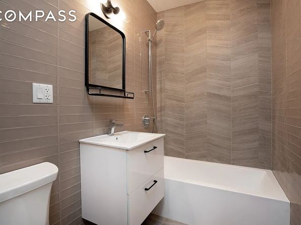 319 Broadway, Brooklyn NY 11211