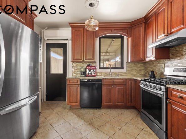 570 19th Street, Brooklyn NY 11218