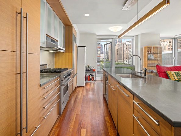 30 West Street 5B, New York NY 10004