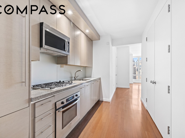 1600 Broadway 19F, New York NY 10019