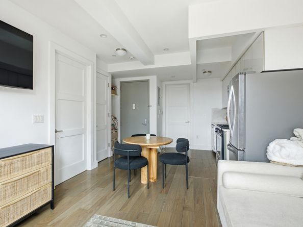 399 East 8th Street 7B, New York NY 10009
