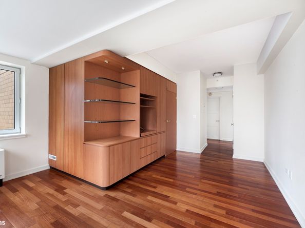 425 5th Avenue 31A, New York NY 10016