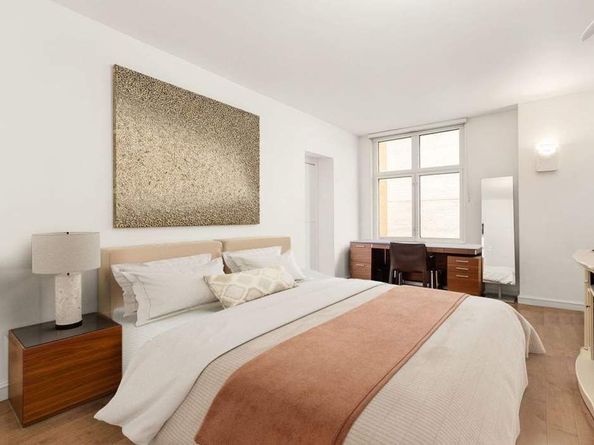 188 East 70th Street 10D, New York NY 10021