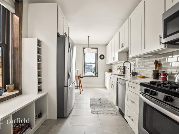 415 Ocean Parkway 4B, Brooklyn NY 11218