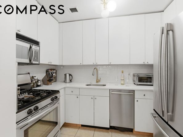 392 11th Street 3A, Brooklyn NY 11215
