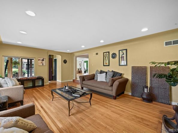 2901 Monaco Parkway, Denver CO 80207