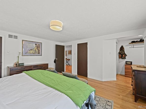 2901 Monaco Parkway, Denver CO 80207