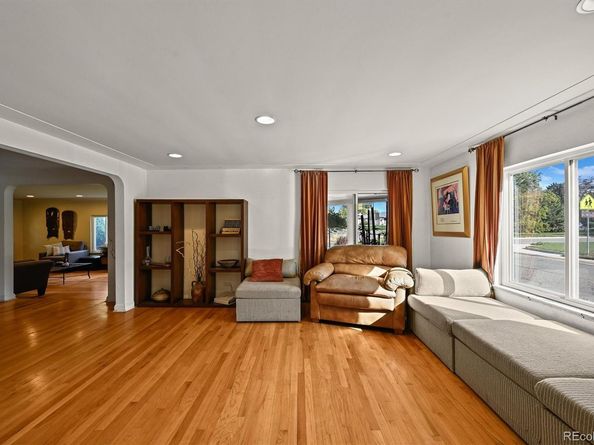 2901 Monaco Parkway, Denver CO 80207