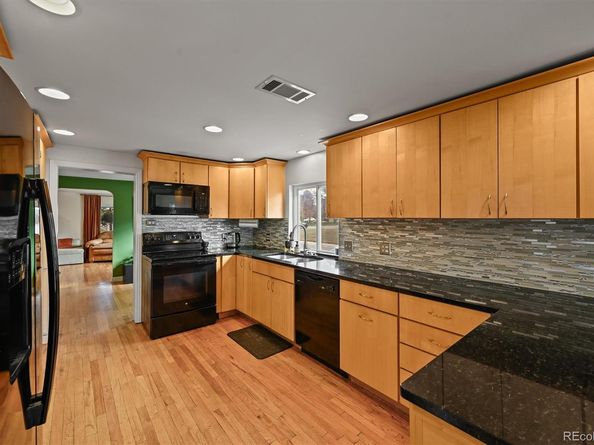 2901 Monaco Parkway, Denver CO 80207