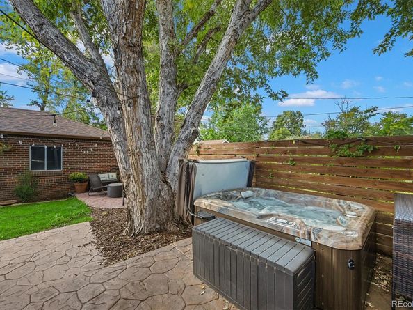 2901 Monaco Parkway, Denver CO 80207