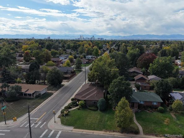 2901 Monaco Parkway, Denver CO 80207