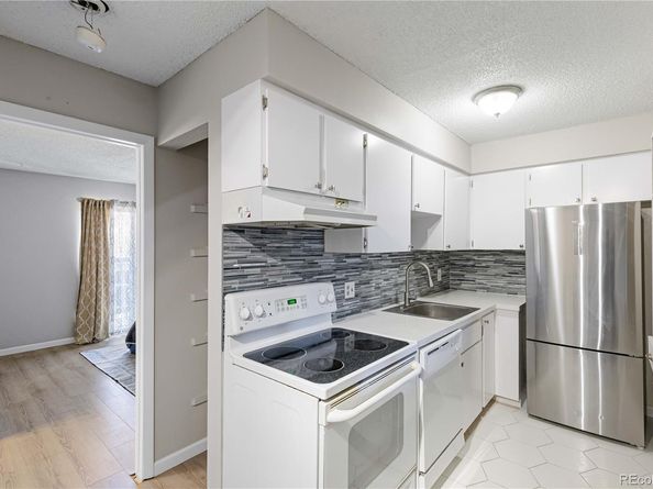 5770 E Warren Avenue 213, Denver CO 80222