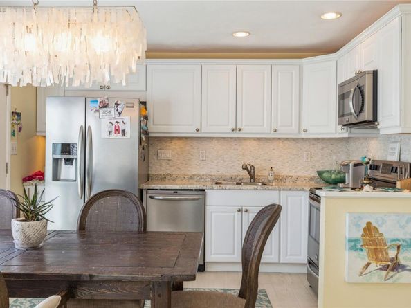 95 Springville Road 8, Hampton Bays NY 11946