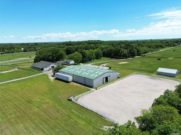 1396 Main Road, Jamesport NY 11947