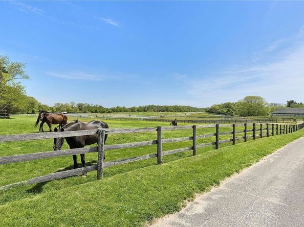 1396 Main Road, Jamesport NY 11947