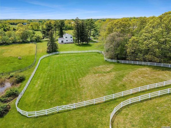 1396 Main Road, Jamesport NY 11947