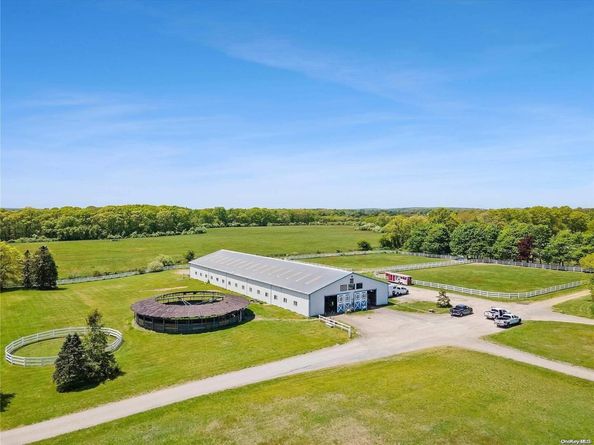 1396 Main Road, Jamesport NY 11947