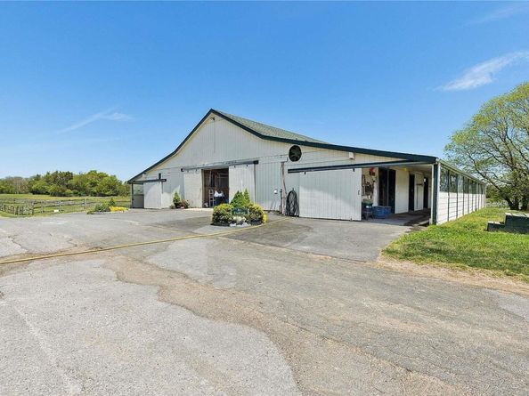 1396 Main Road, Jamesport NY 11947