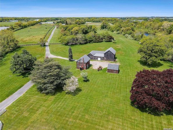 1396 Main Road, Jamesport NY 11947