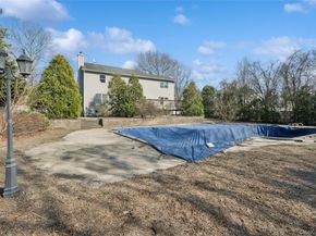 6 1st Avenue, Holtsville NY 11742