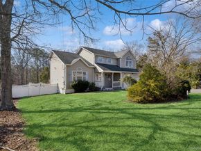 6 1st Avenue, Holtsville NY 11742