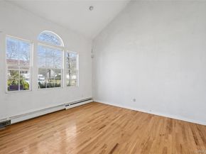 6 1st Avenue, Holtsville NY 11742