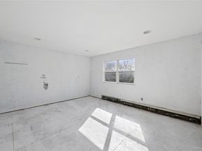 6 1st Avenue, Holtsville NY 11742