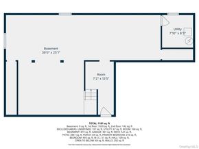 6 1st Avenue, Holtsville NY 11742