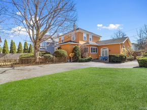 46 Riggs Place, Locust Valley NY 11560