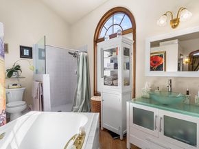 46 Riggs Place, Locust Valley NY 11560