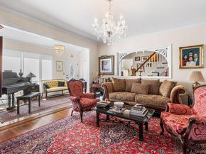 46 Riggs Place, Locust Valley NY 11560