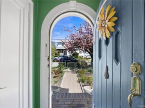 154 E Dean Street, Freeport NY 11520