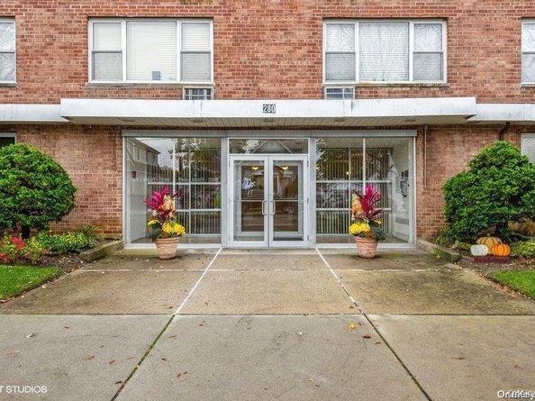 280 Guy Lombardo Avenue 5H, Freeport NY 11520