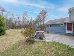 65 Townsend Road, Cortlandt Manor NY 10517