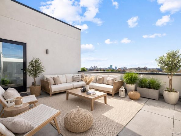 150-02 Northern Boulevard 6E, Flushing NY 11354