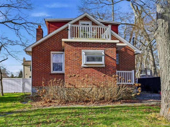 36 Columbine Road, Rocky Point NY 11778