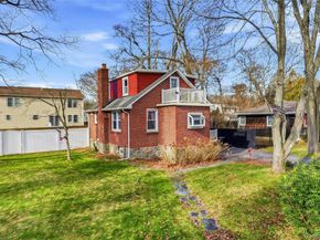 36 Columbine Road, Rocky Point NY 11778