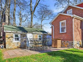 36 Columbine Road, Rocky Point NY 11778