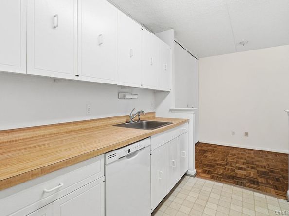 400 High Point Drive 408, Hartsdale NY 10530