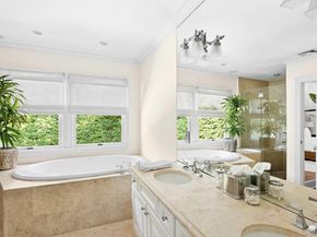 10 Bay View Road N, Southampton NY 11968