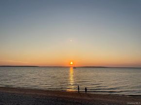 10 Bay View Road N, Southampton NY 11968