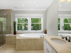 10 Bay View Road N, Southampton NY 11968
